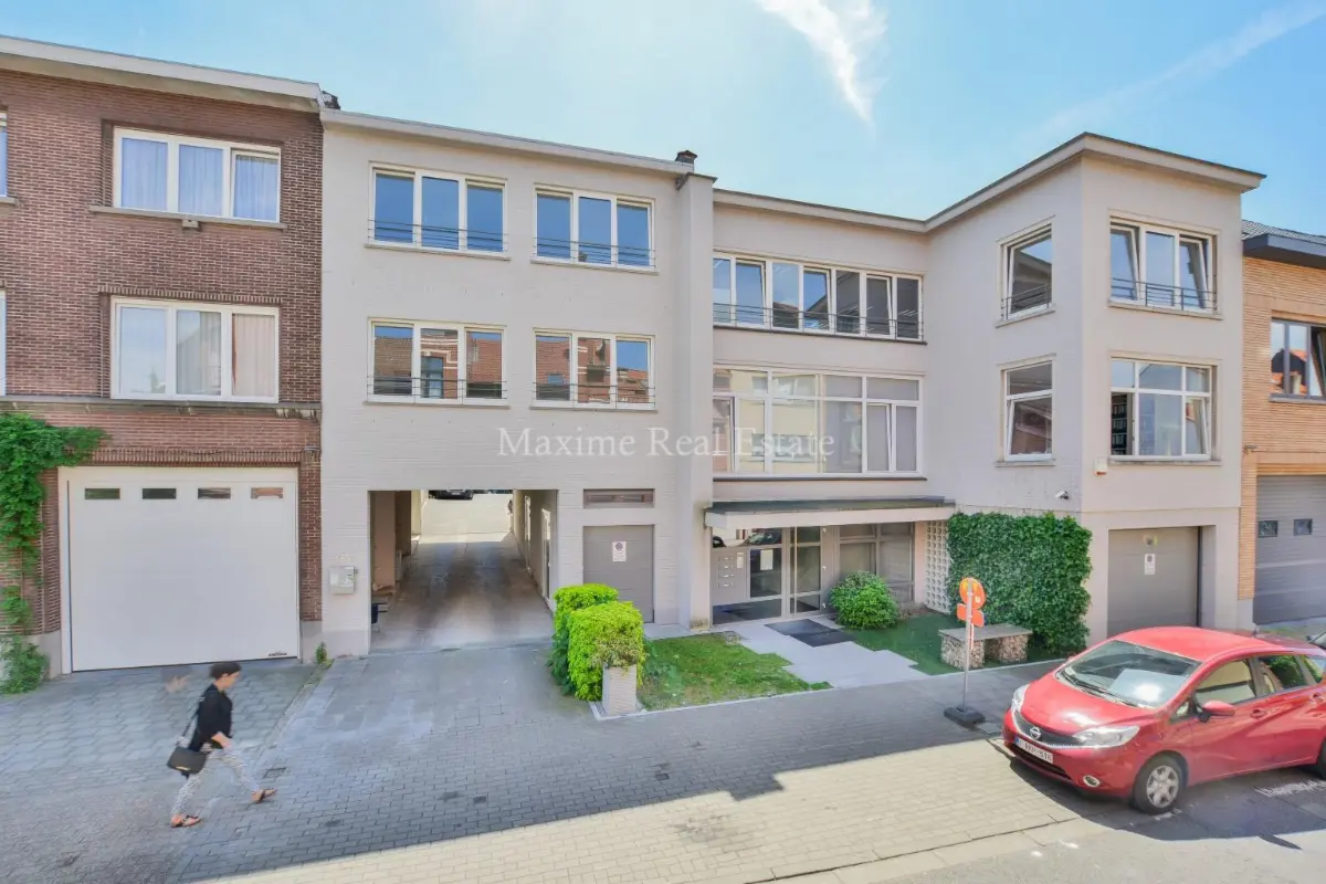 Handelszaak te  koop in Sint-Lambrechts-Woluwe 1200 495000.00€  slaapkamers 266.00m² - Zoekertje 722434