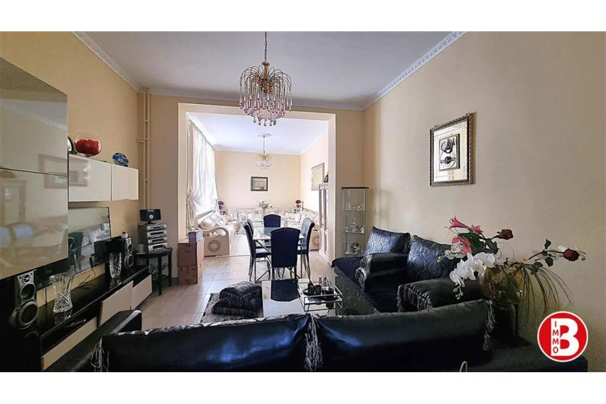 Huis te  koop in Sint-Jans-Molenbeek 1080 460000.00€ 7 slaapkamers 302.00m² - Zoekertje 722249