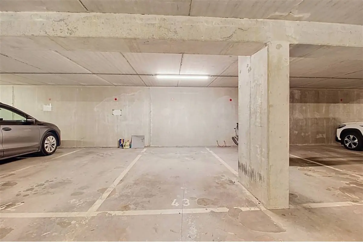 Parking te  koop in Sint-Lambrechts-Woluwe 1200 22000.00€  slaapkamers m² - Zoekertje 723721