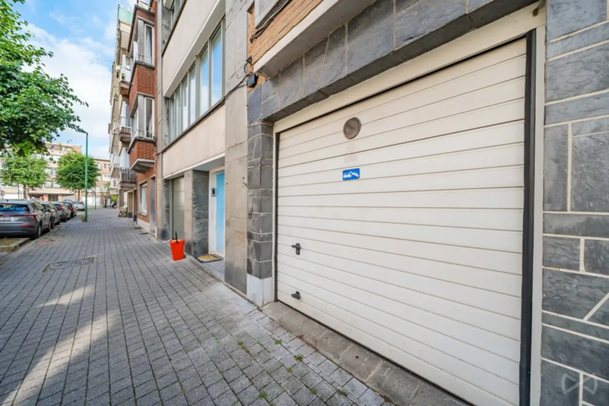 Box te  koop in Sint-Jans-Molenbeek 1080 35000.00€  slaapkamers m² - Zoekertje 723602