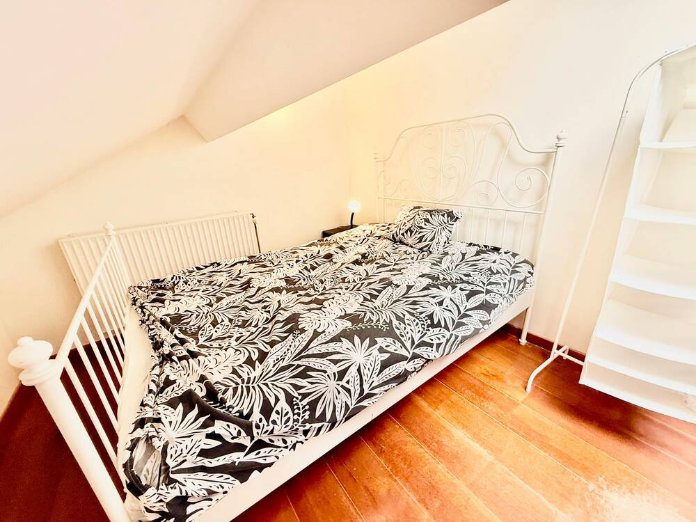 Appartement te  huur in Vorst 1190 500.00€ 1 slaapkamers 180.00m² - Zoekertje 795297