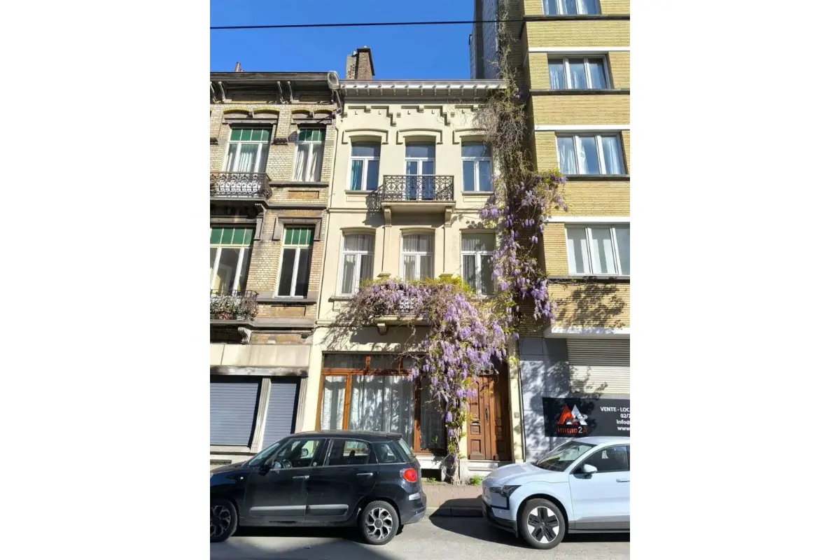 Huis te  koop in Etterbeek 1040 630000.00€ 6 slaapkamers 225.00m² - Zoekertje 725018
