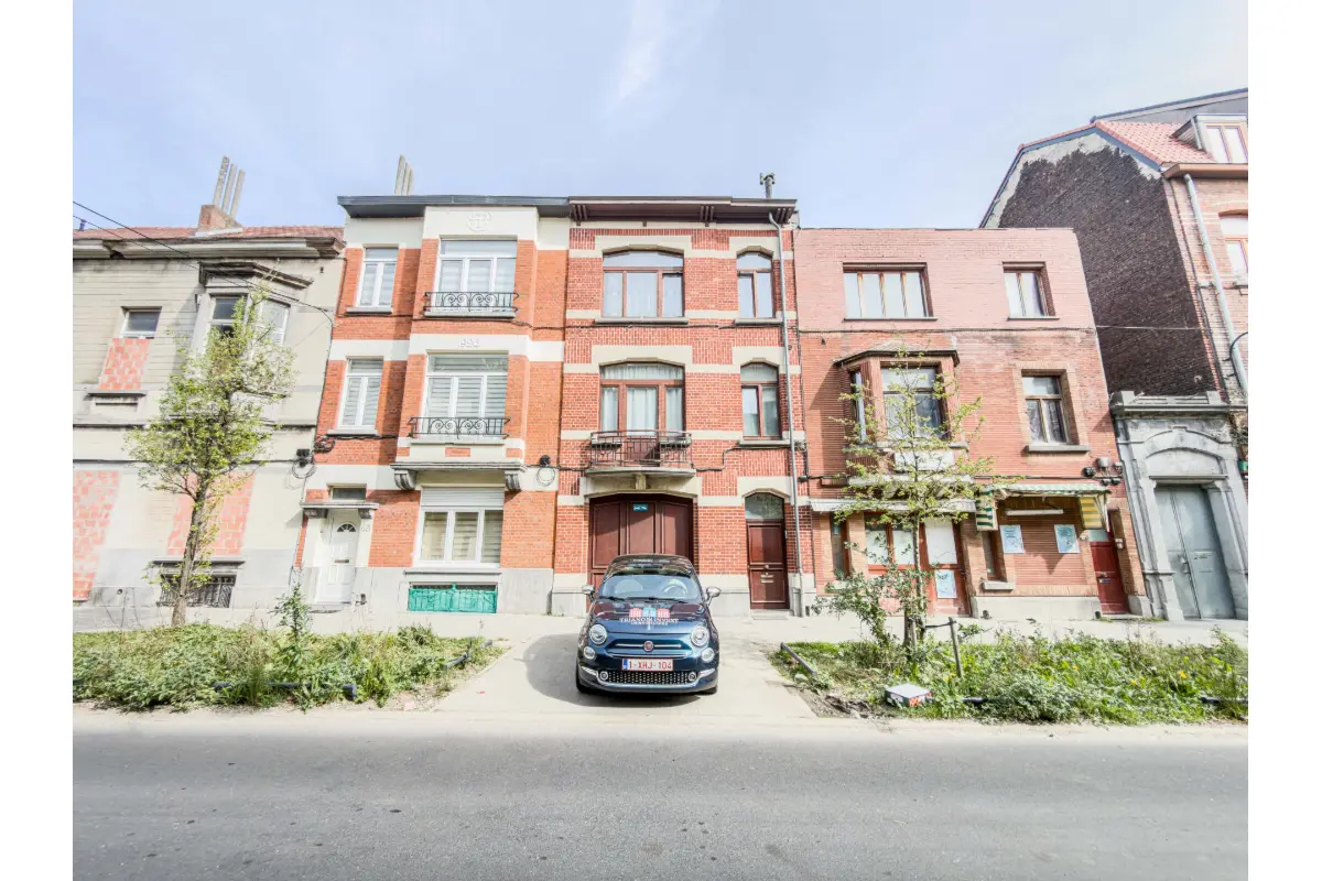 Appartementsgebouw te  koop in Sint-Jans-Molenbeek 1080 495000.00€ 6 slaapkamers 250.00m² - Zoekertje 725355