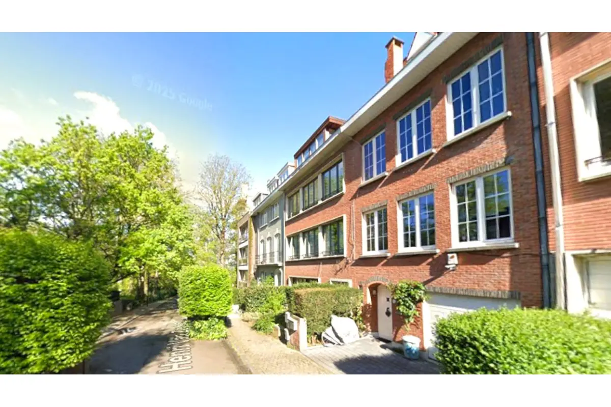 Huis te  huur in Ukkel 1180 3000.00€ 5 slaapkamers 221.00m² - Zoekertje 724759