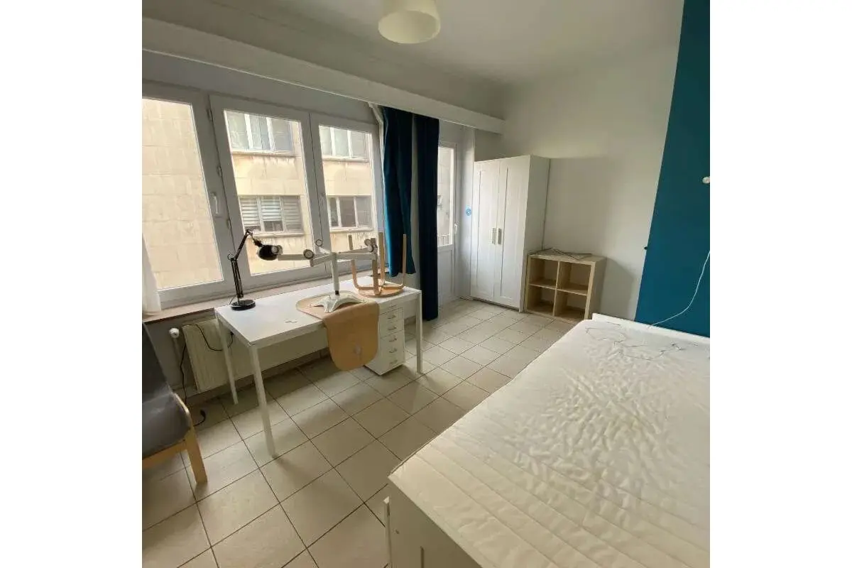 Appartement à louer à Forest 1190 960.00€  chambres 14.00m² - annonce 724671