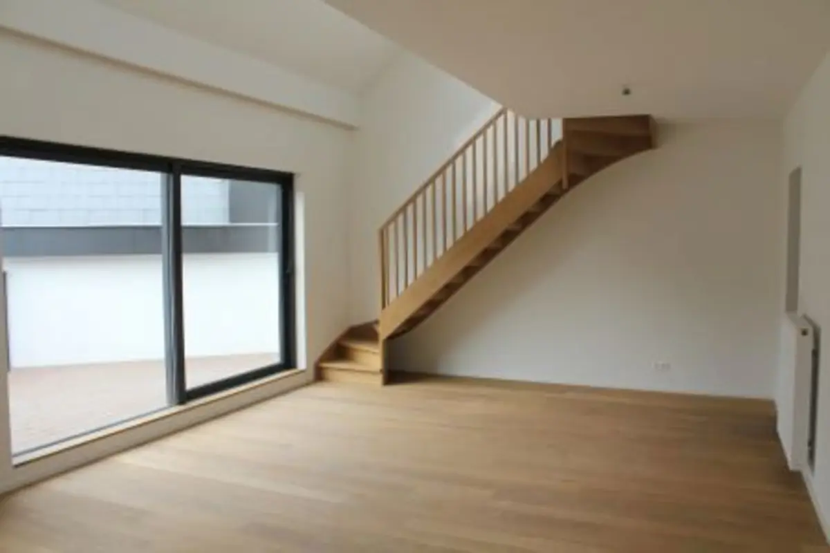 Duplex te  huur in Brussel 1000 2550.00€ 3 slaapkamers 146.00m² - Zoekertje 727029