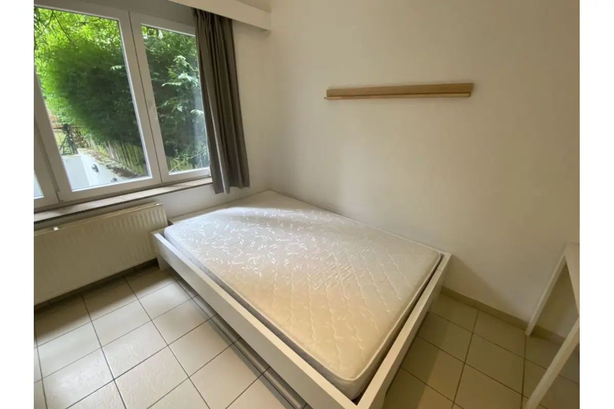 Appartement à louer à Forest 1190 988.00€  chambres 16.00m² - annonce 726873