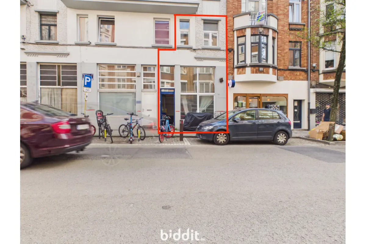 Mixgebouw te  koop in Vorst 1190 90000.00€  slaapkamers m² - Zoekertje 727622