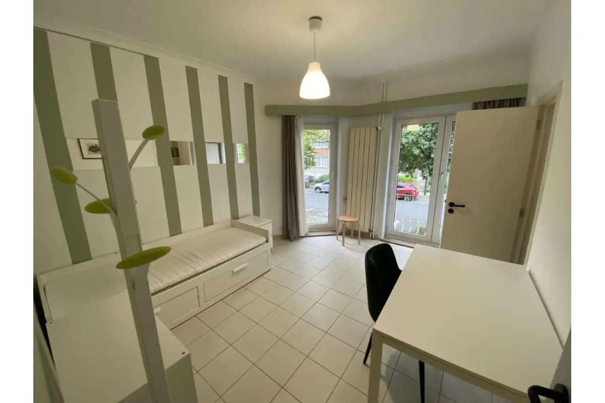 Appartement te  huur in Vorst 1190 932.00€  slaapkamers 14.00m² - Zoekertje 743529