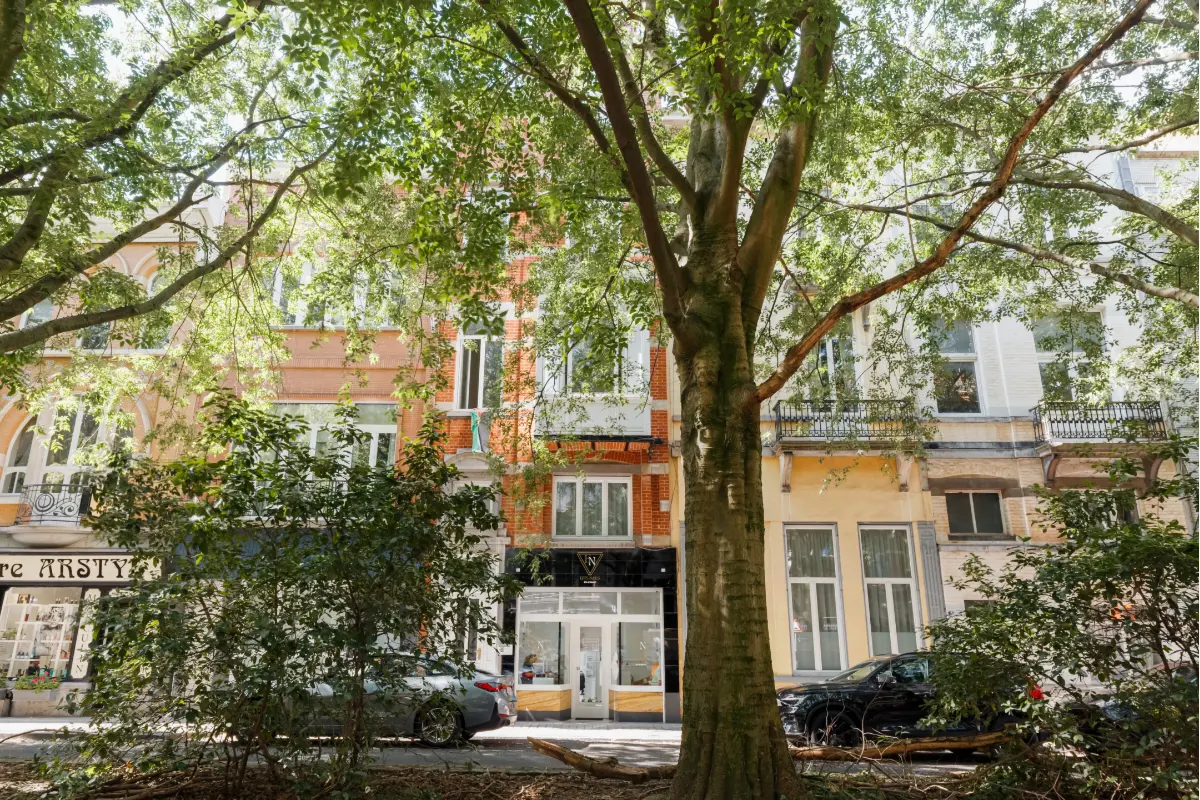 Handelszaak te  koop in Etterbeek 1040 325000.00€  slaapkamers 60.00m² - Zoekertje 729361
