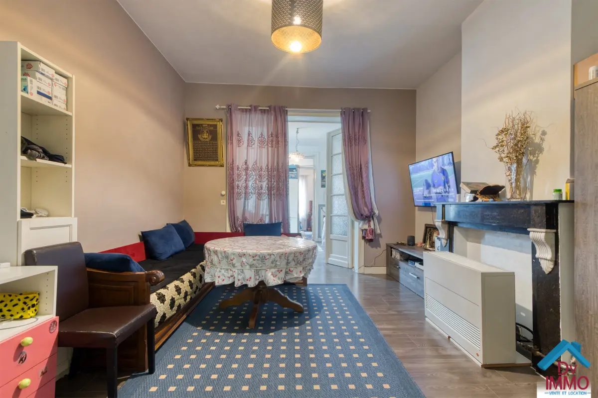 Appartement te  koop in Sint-Gillis 1060 185000.00€ 2 slaapkamers 90.00m² - Zoekertje 729462