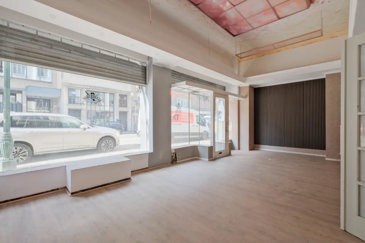 Commerce à vendre à Bruxelles 1000 275000.00€  chambres 80.00m² - annonce 730038