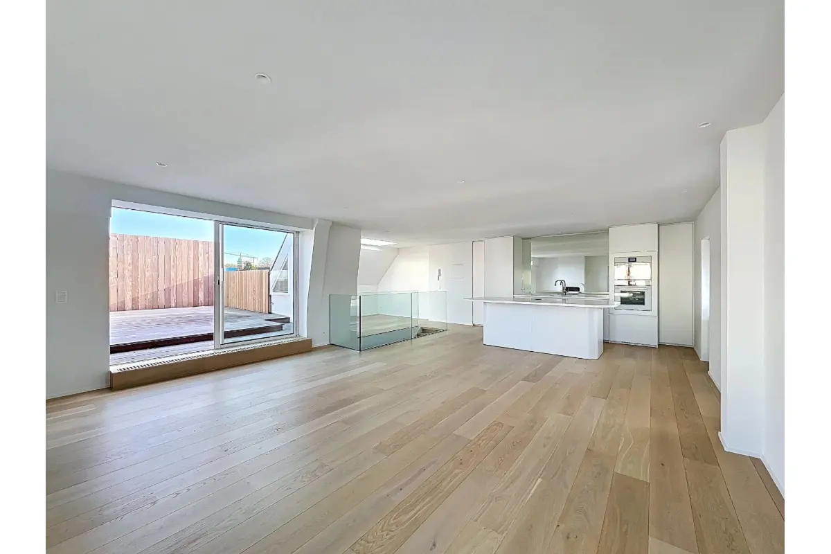 Penthouse te  huur in Ukkel 1180 3700.00€ 3 slaapkamers 220.00m² - Zoekertje 731186