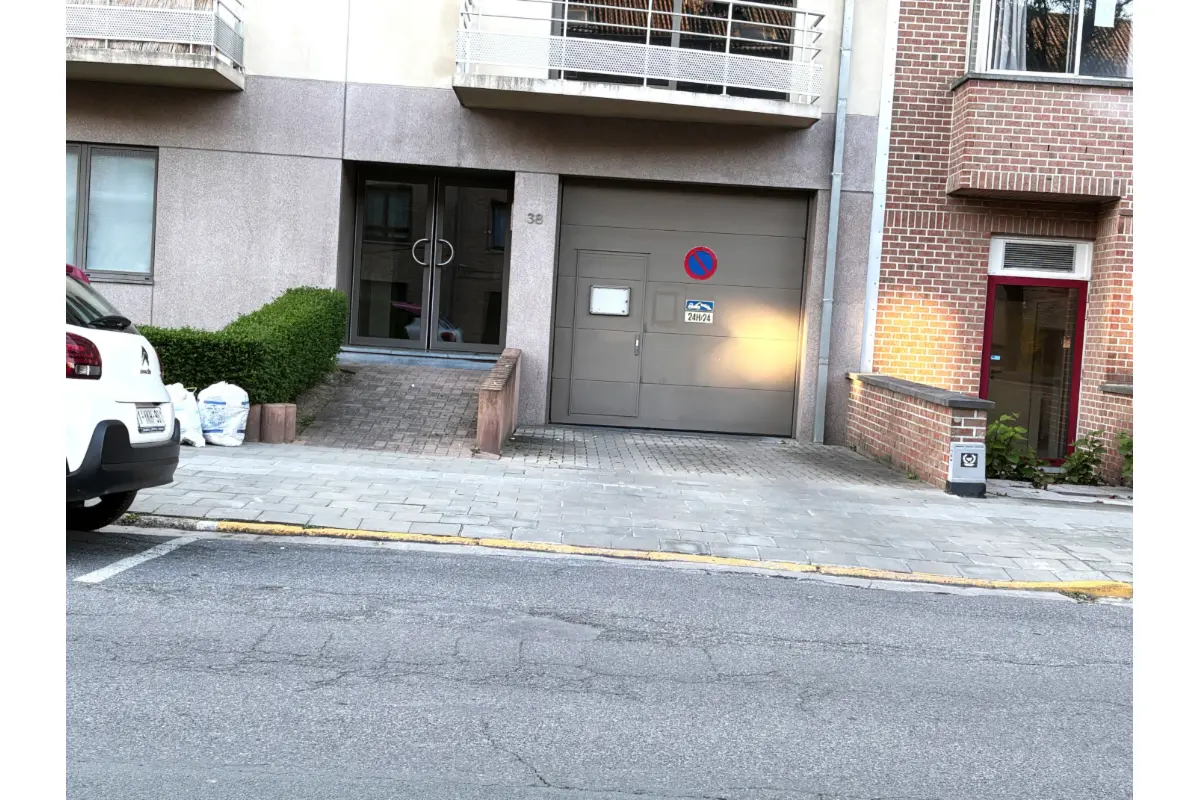 Parking te  koop in Koekelberg 1081 26000.00€  slaapkamers m² - Zoekertje 731406