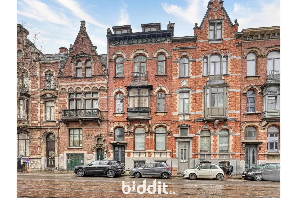 Appartement te  koop in Sint-Gillis 1060 320000.00€ 2 slaapkamers m² - Zoekertje 731803