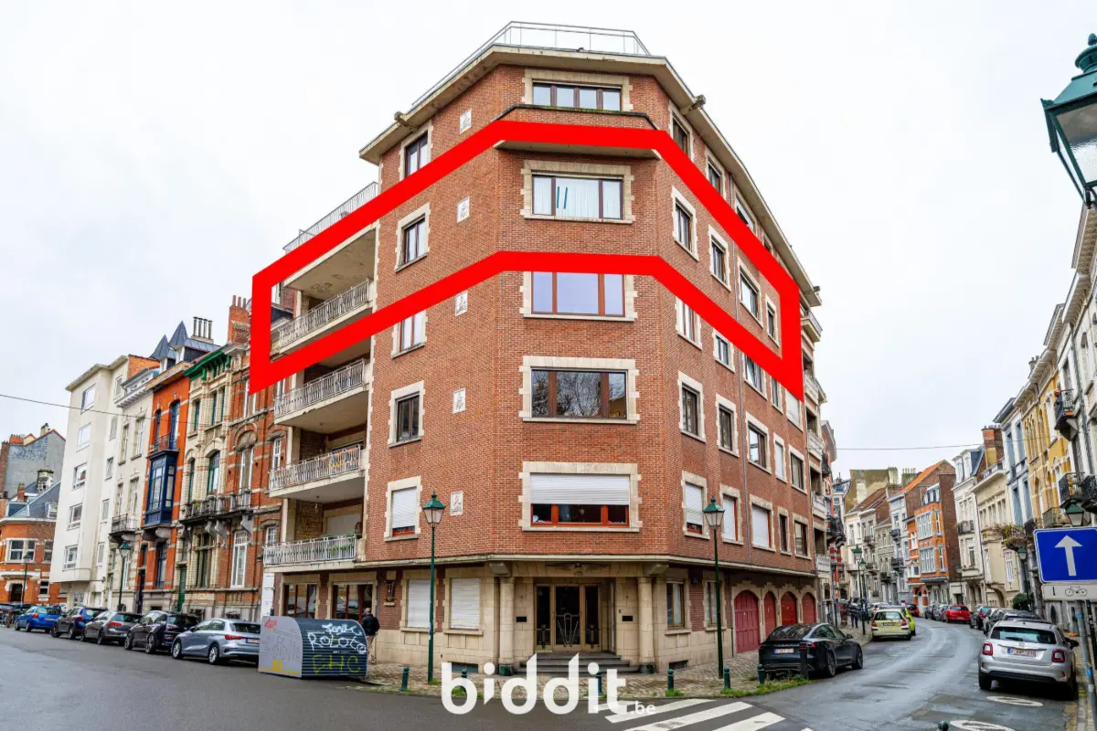 Appartement te  koop in Sint-Gillis 1060 420000.00€ 3 slaapkamers m² - Zoekertje 731794
