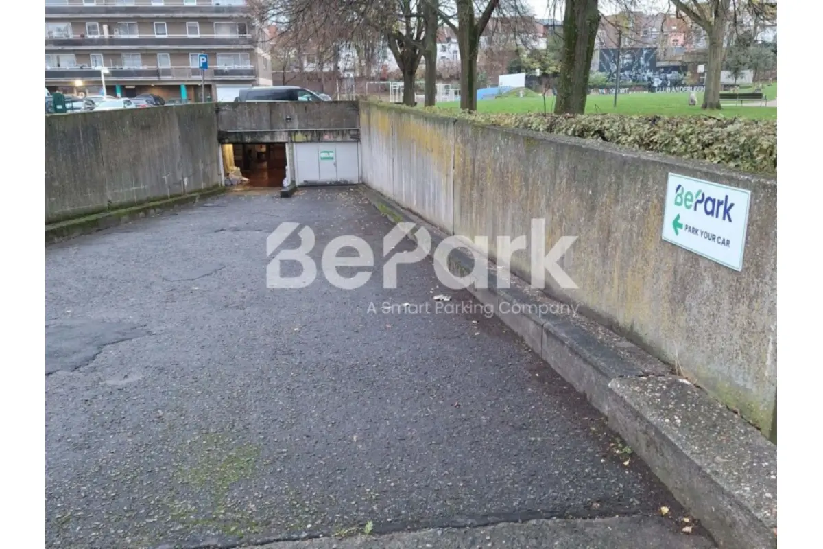Parking te  huur in Anderlecht 1070 79.00€  slaapkamers m² - Zoekertje 732553