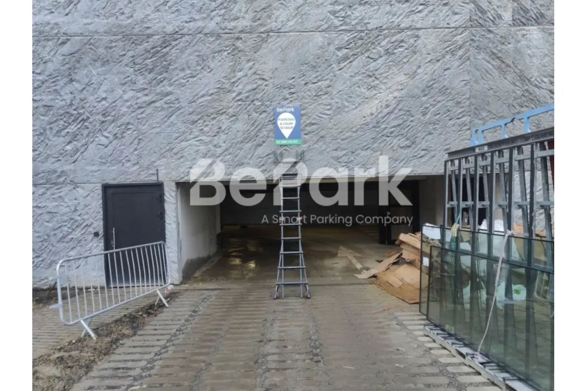 Parking te  huur in Sint-Lambrechts-Woluwe 1200 121.00€  slaapkamers m² - Zoekertje 732552