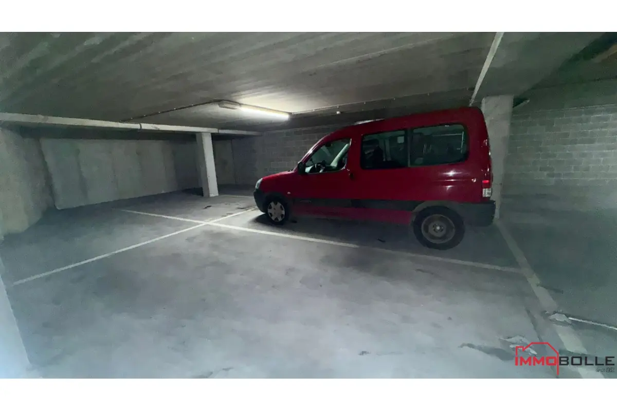 Parking te  in Elsene 1050 55000.00€  slaapkamers m² - Zoekertje 733190