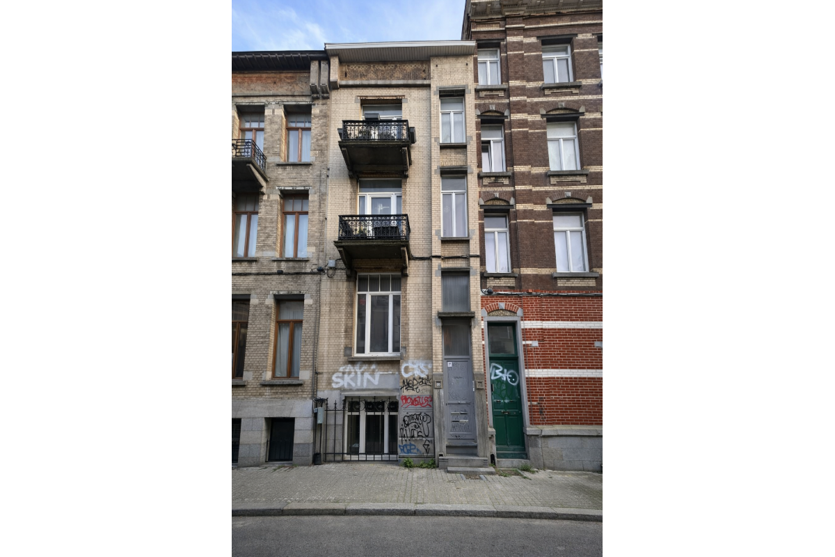 Mixgebouw te  koop in Sint-Gillis 1060 595000.00€ 5 slaapkamers 250.00m² - Zoekertje 733341