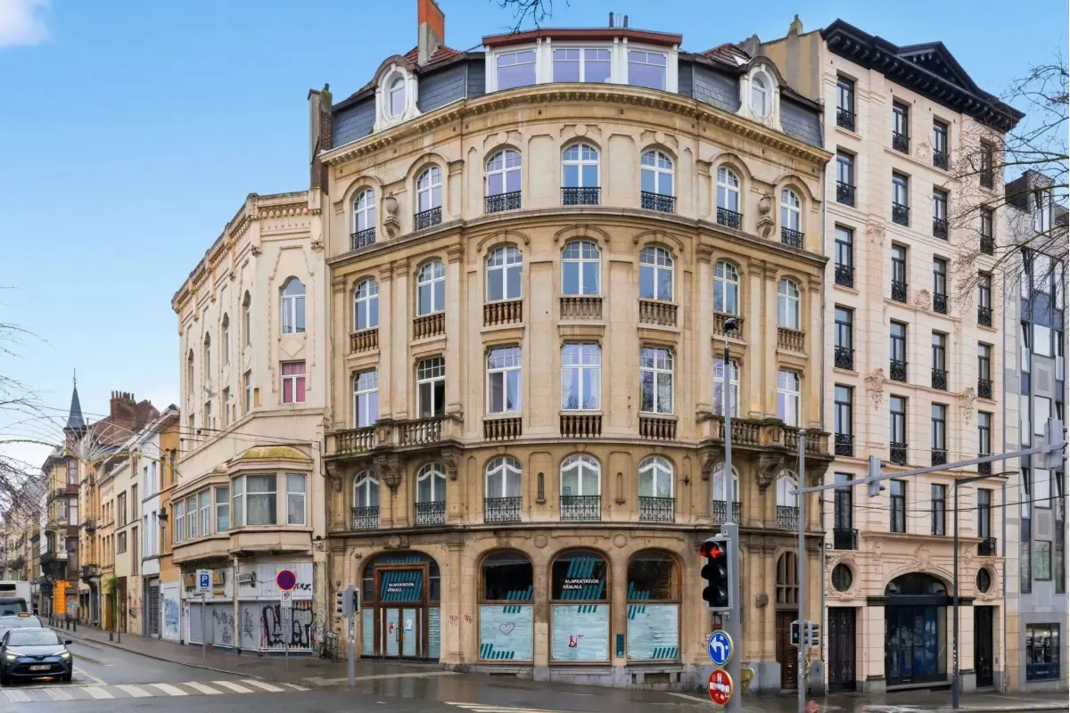 Appartement te  koop in Sint-Gillis 1060 650000.00€ 3 slaapkamers 205.00m² - Zoekertje 733313