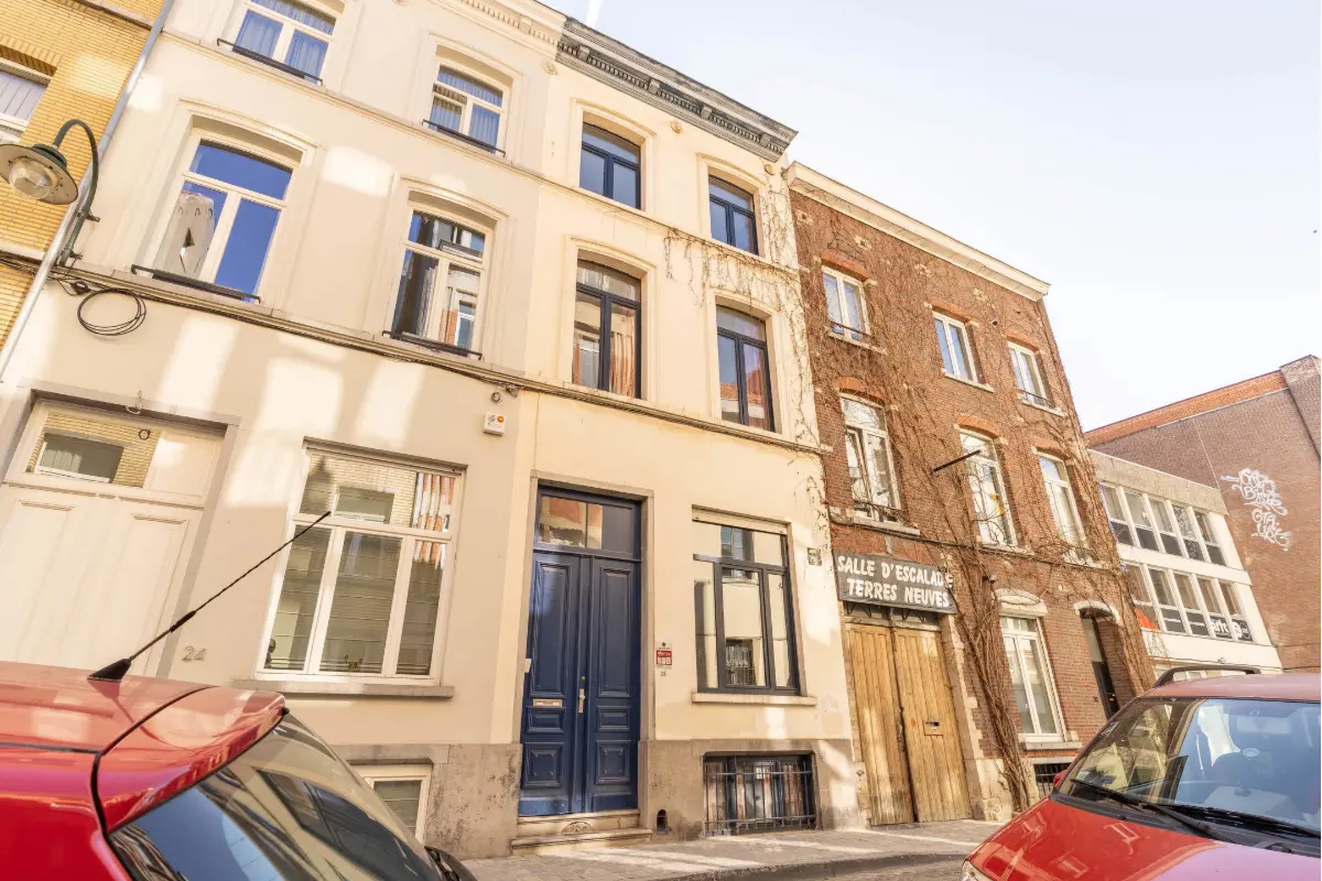 Huis te  koop in Brussel 1000 495000.00€ 7 slaapkamers 225.00m² - Zoekertje 733228