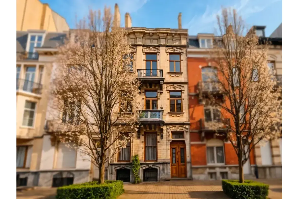 Appartementsgebouw te  koop in Sint-Jans-Molenbeek 1080 725000.00€ 7 slaapkamers 370.00m² - Zoekertje 733273