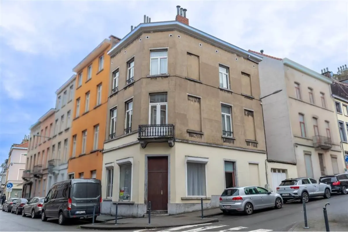 Handelszaak te  koop in Schaarbeek 1030 520000.00€ 7 slaapkamers 260.00m² - Zoekertje 733821