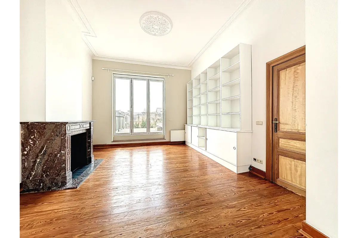 Triplex te  huur in Elsene 1050 2650.00€ 3 slaapkamers 160.00m² - Zoekertje 733287