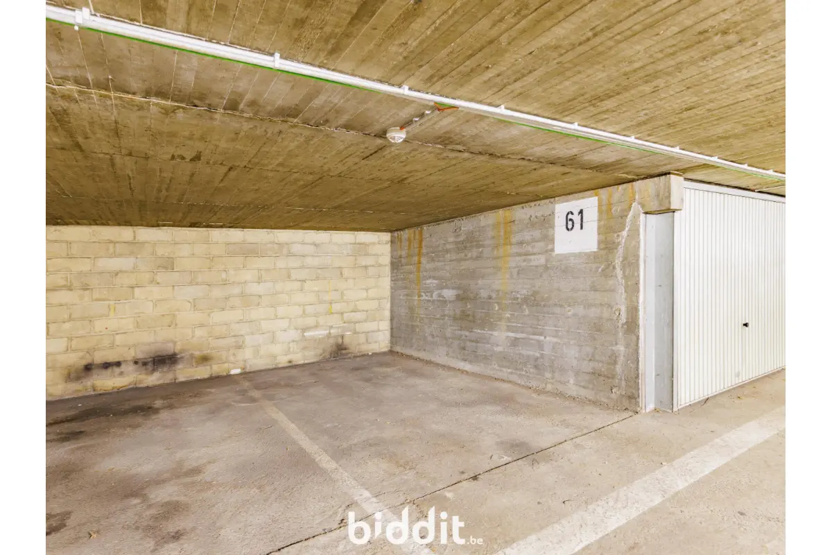 Parking te  koop in Sint-Joost-ten-Node 1210 15000.00€  slaapkamers m² - Zoekertje 734983