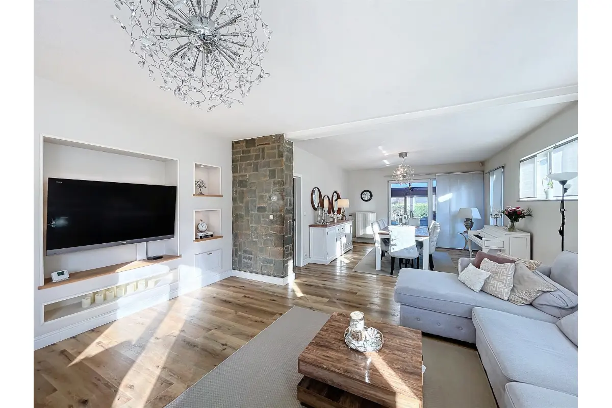 Villa te  in Diegem 1831 659000.00€ 5 slaapkamers 275.00m² - Zoekertje 734877