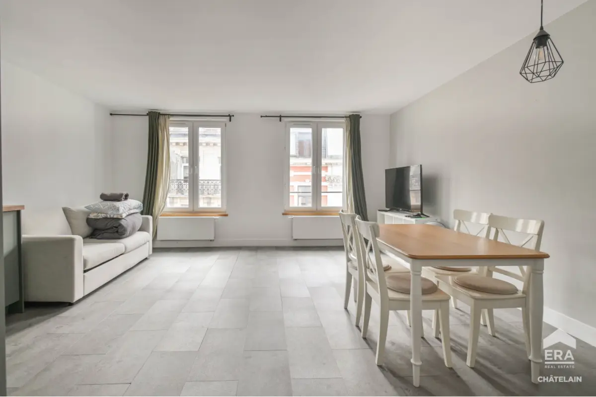 Appartement te  in Brussel 1000 330000.00€ 1 slaapkamers 65.00m² - Zoekertje 734811