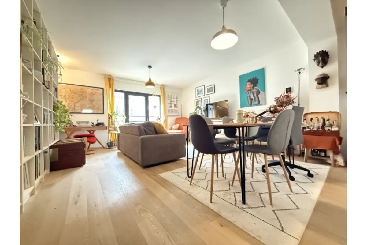 Appartement te  koop in Sint-Gillis 1060 325000.00€ 2 slaapkamers 85.00m² - Zoekertje 734991