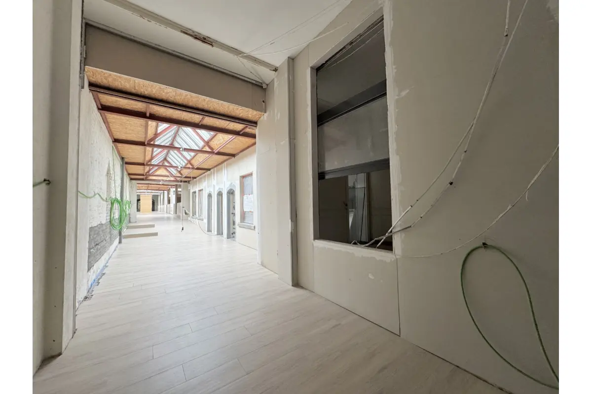 Handelszaak te  koop in Ukkel 1180 969000.00€  slaapkamers 1270.00m² - Zoekertje 735427