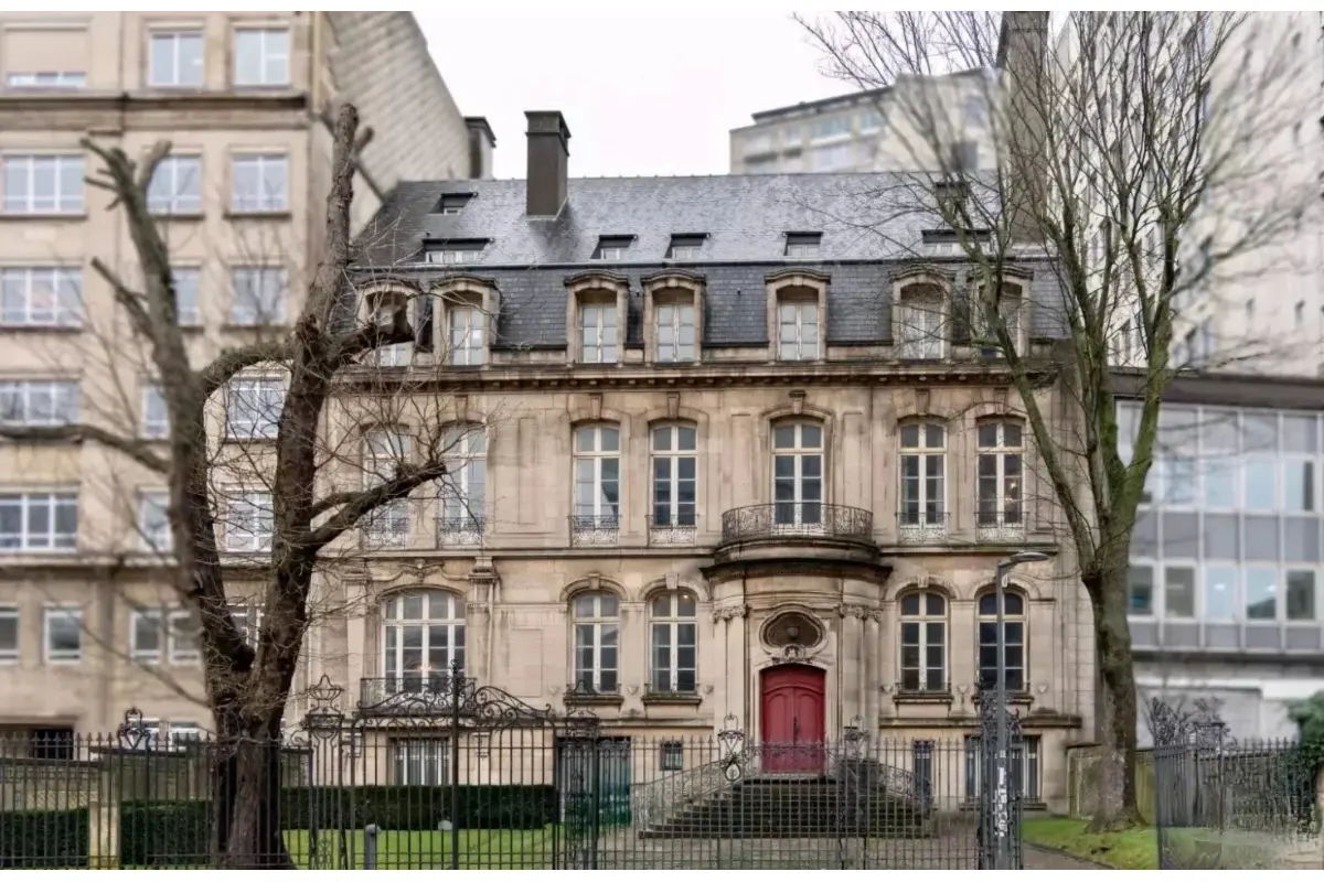 Commerce à vendre à Bruxelles 1000 5000000.00€  chambres 3255.00m² - annonce 736009