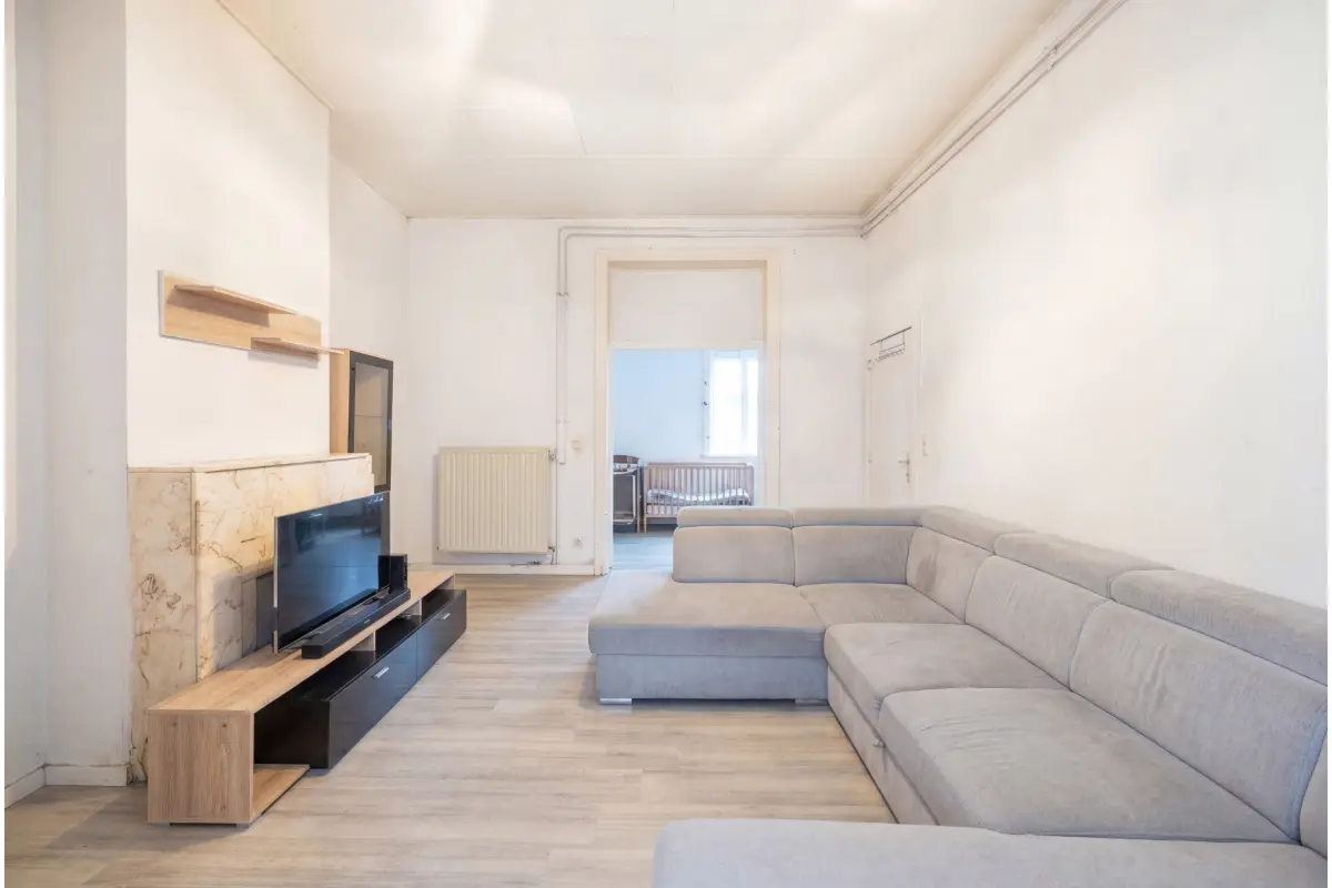 Appartement te  koop in Sint-Gillis 1060 175000.00€ 2 slaapkamers 80.00m² - Zoekertje 736312