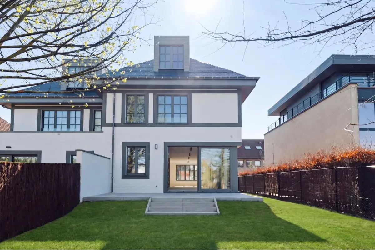 Maison à  à Woluwe-Saint-Lambert 1200 5500.00€ 6 chambres 350.00m² - annonce 736629