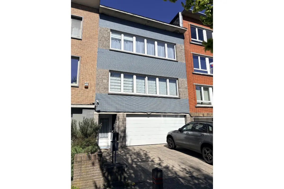 Mixgebouw te  koop in Sint-Jans-Molenbeek 1080 585000.00€ 2 slaapkamers 240.00m² - Zoekertje 736552