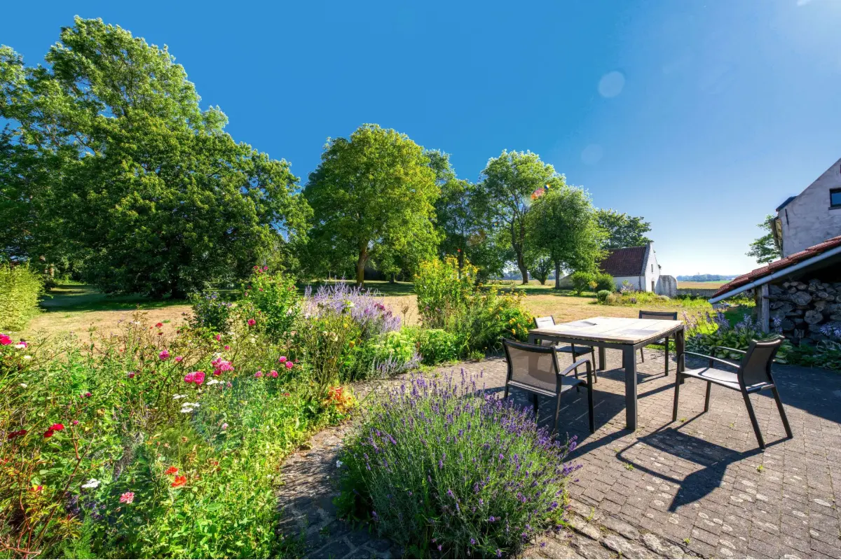 Huis te  in Plancenoit 1380 3900.00€ 5 slaapkamers 441.00m² - Zoekertje 737331