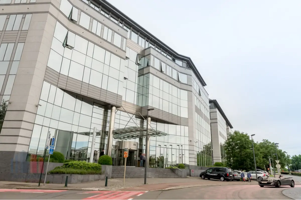 Commerce à vendre à Woluwe-Saint-Lambert 1200 1158500.00€  chambres 654.00m² - annonce 738011