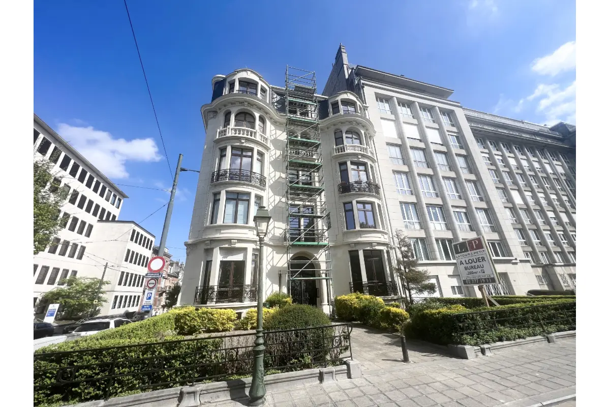 Handelszaak te  huur in Sint-Pieters-Woluwe 1150 2600.00€  slaapkamers 200.00m² - Zoekertje 737769