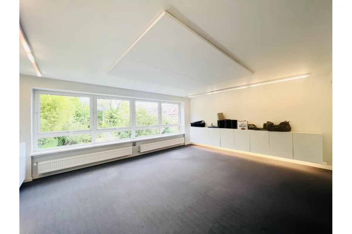 Handelszaak te  huur in Sint-Lambrechts-Woluwe 1200 2500.00€  slaapkamers 240.00m² - Zoekertje 738468