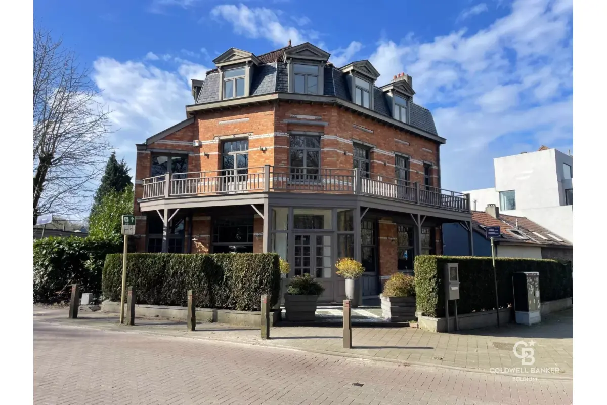 Immeuble de rapport - Immeuble à appartement à vendre à Uccle 1180 995000.00€  chambres 443.00m² - annonce 739063