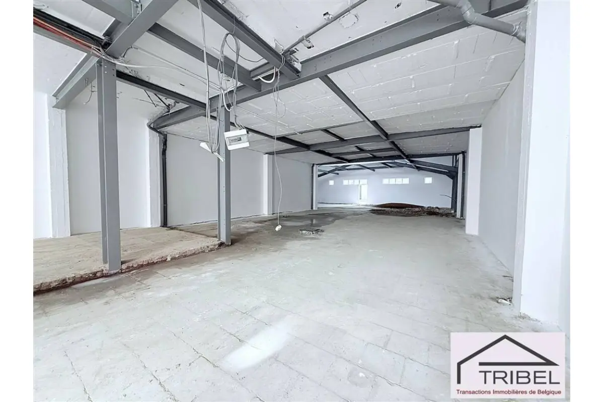 Handelszaak te  in Ukkel 1180 650000.00€  slaapkamers m² - Zoekertje 739284