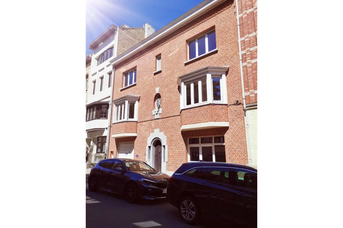 Huis te  huur in Ukkel 1180 3355.00€ 5 slaapkamers 271.00m² - Zoekertje 739822
