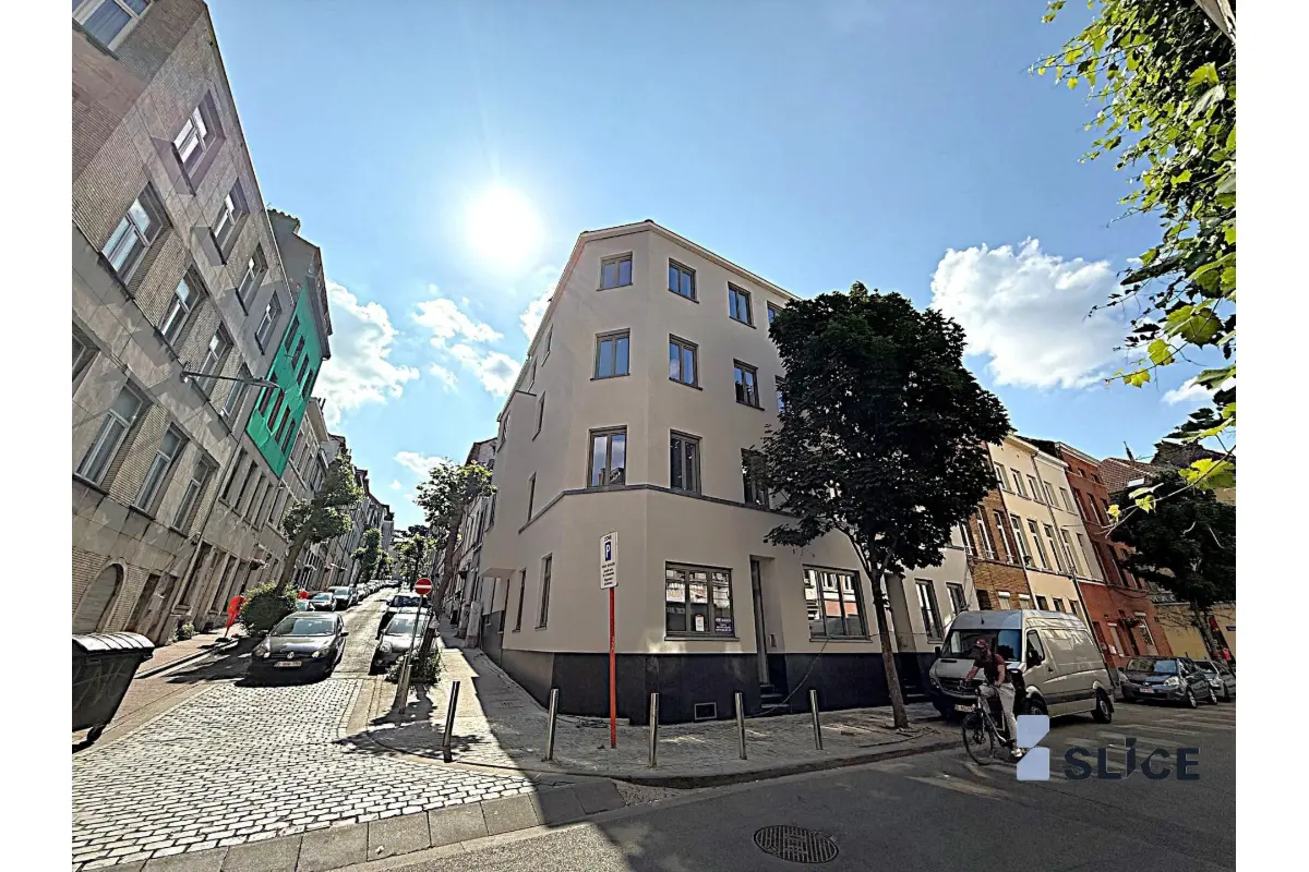 Appartement à louer à Saint-Josse-ten-Noode 1210 900.00€ 1 chambres 71.00m² - annonce 739738