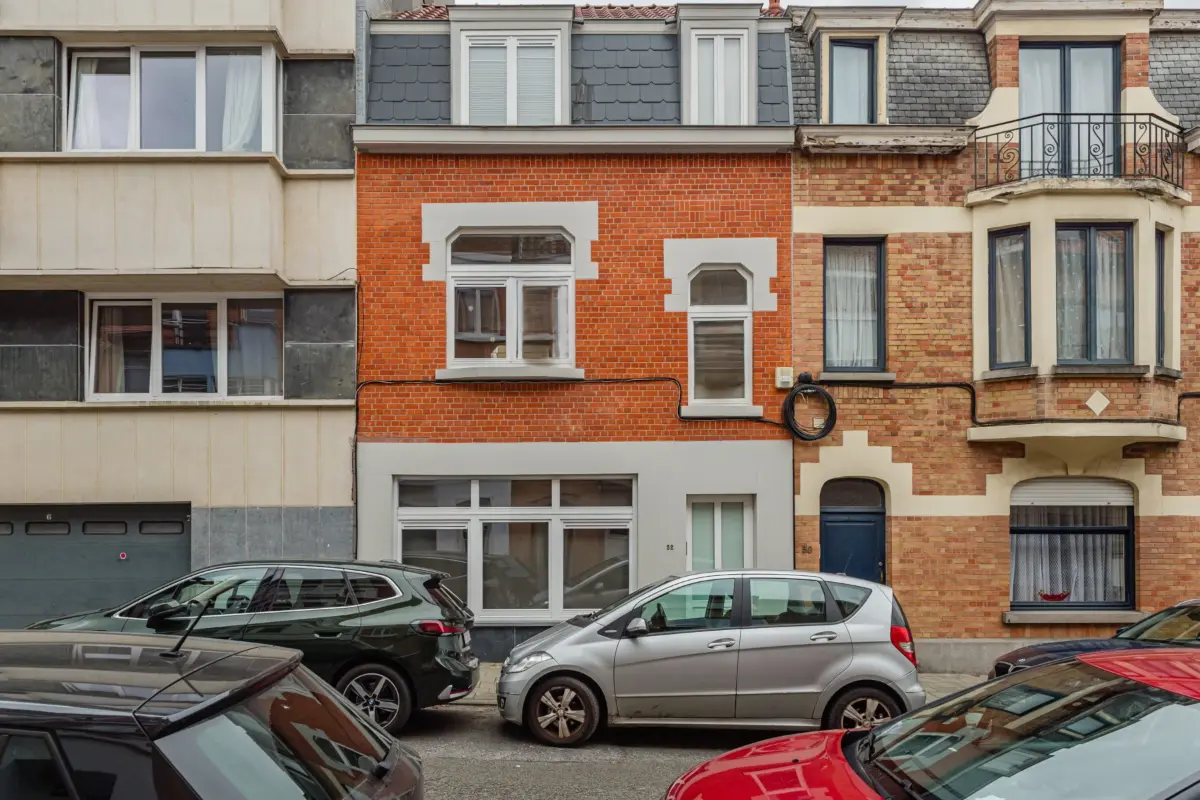 Huis te  koop in Sint-Lambrechts-Woluwe 1200 900000.00€ 4 slaapkamers 240.00m² - Zoekertje 739378