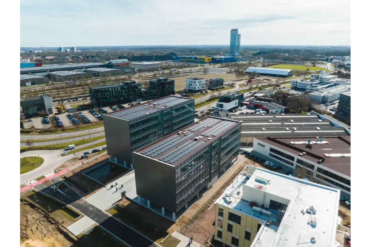 Handelszaak te  huur in Sint-Denijs-Westrem 9051 18750.00€  slaapkamers 1500.00m² - Zoekertje 740822