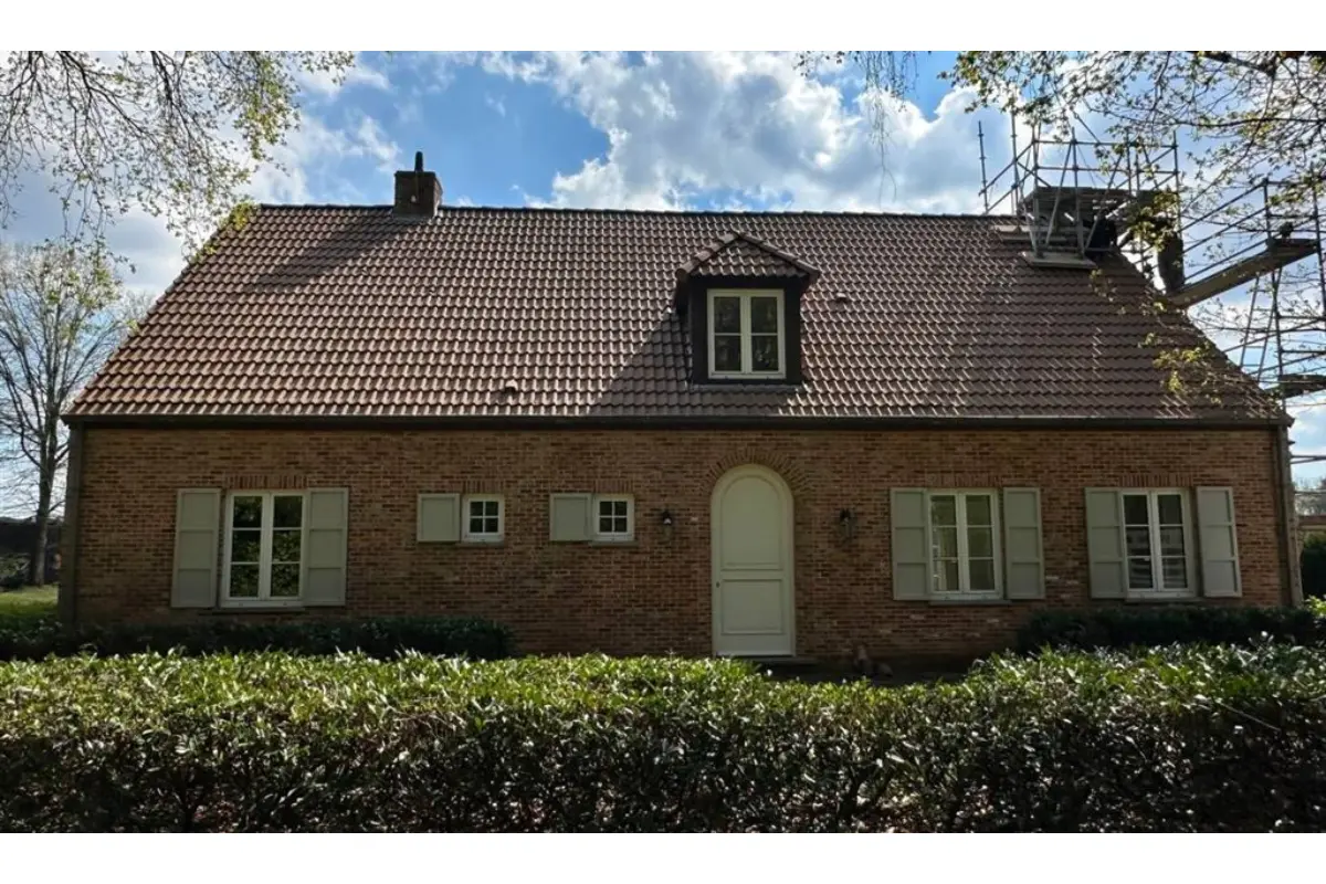 Huis te  huur in Oud-Turnhout 2360 1600.00€ 4 slaapkamers 251.00m² - Zoekertje 740394