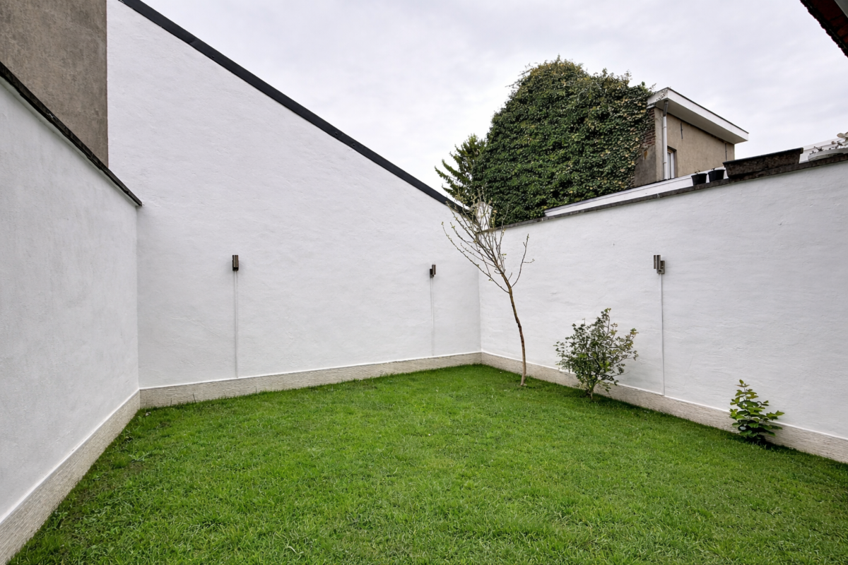 Huis te  in Sint-Lambrechts-Woluwe 1200 2850.00€ 4 slaapkamers 170.00m² - Zoekertje 740224